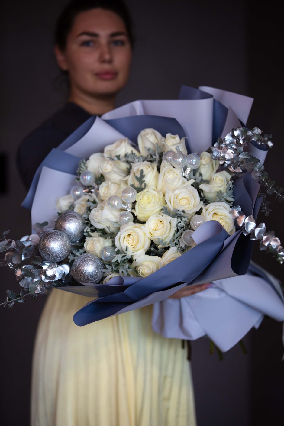 White Rose Ornament, Blue snowflake - 2 dozen White roses with Holliday ornaments - Maison la Fleur