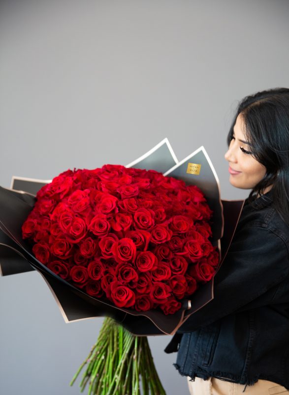 Romantic Red Roses Bouquet, Love Affair - 100 beautiful premium red roses