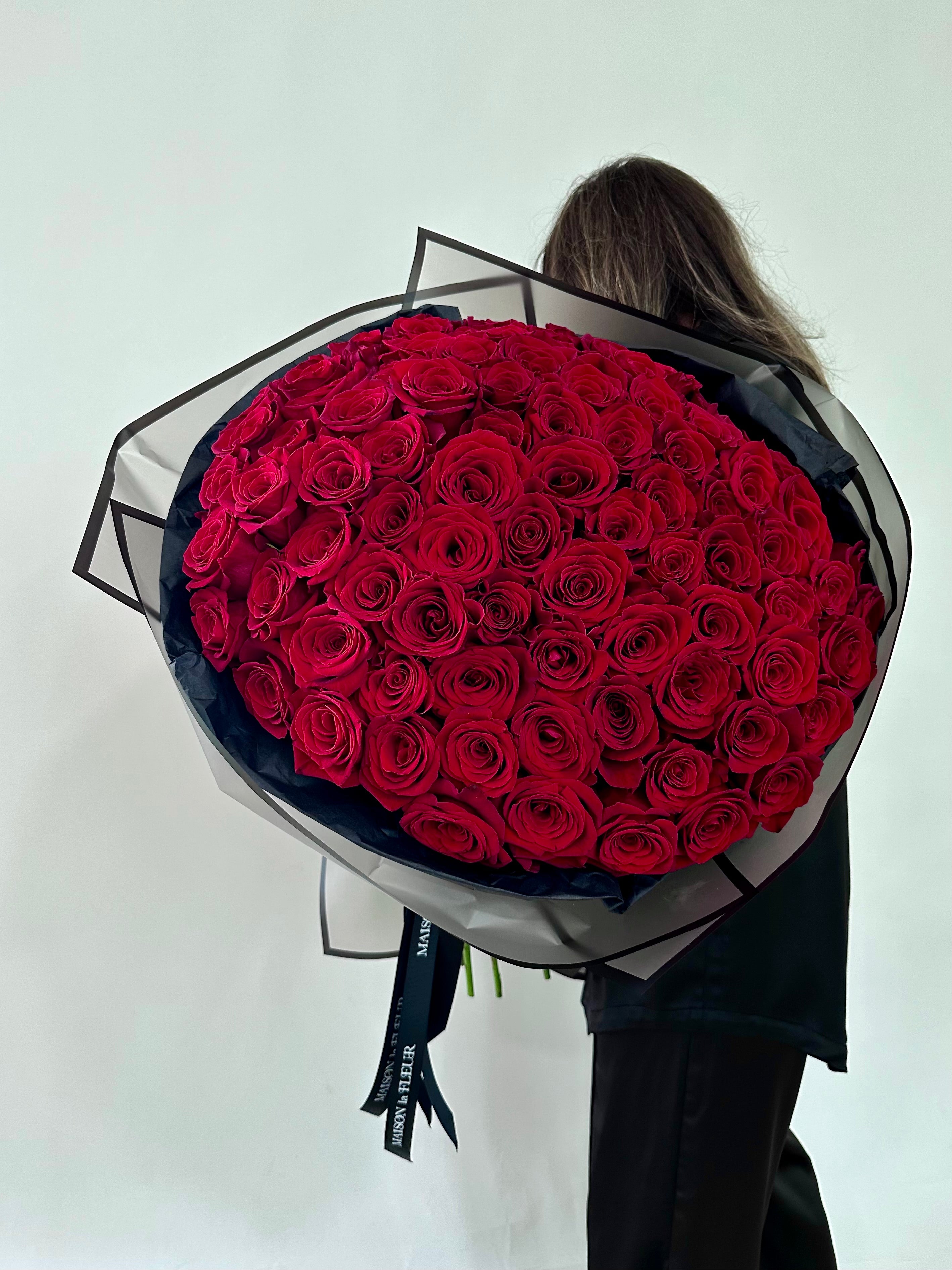 Passionate Affair - 200 beautiful red premium roses