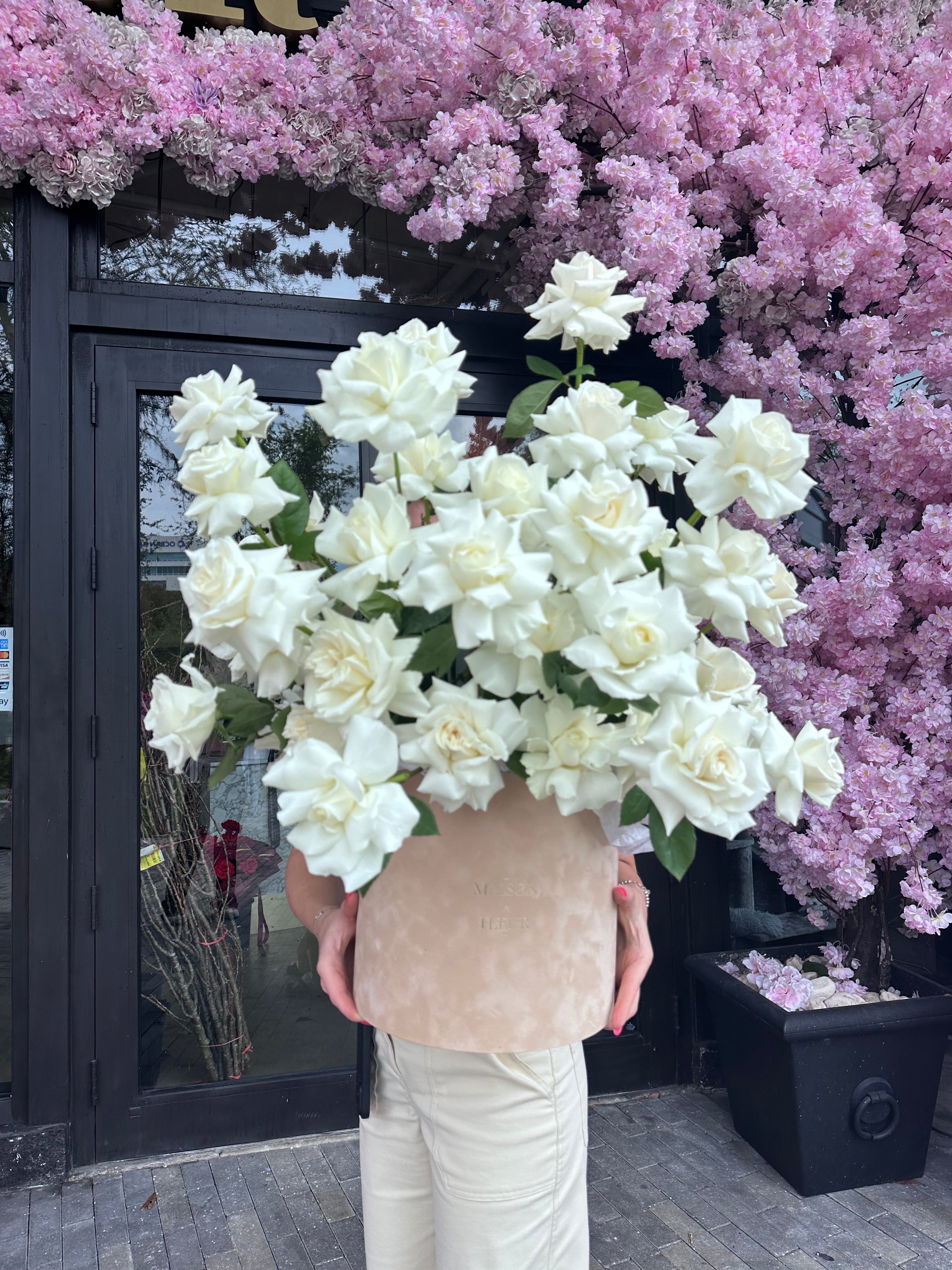 Perfectly Pearl - Premium 50 white long stem roses
