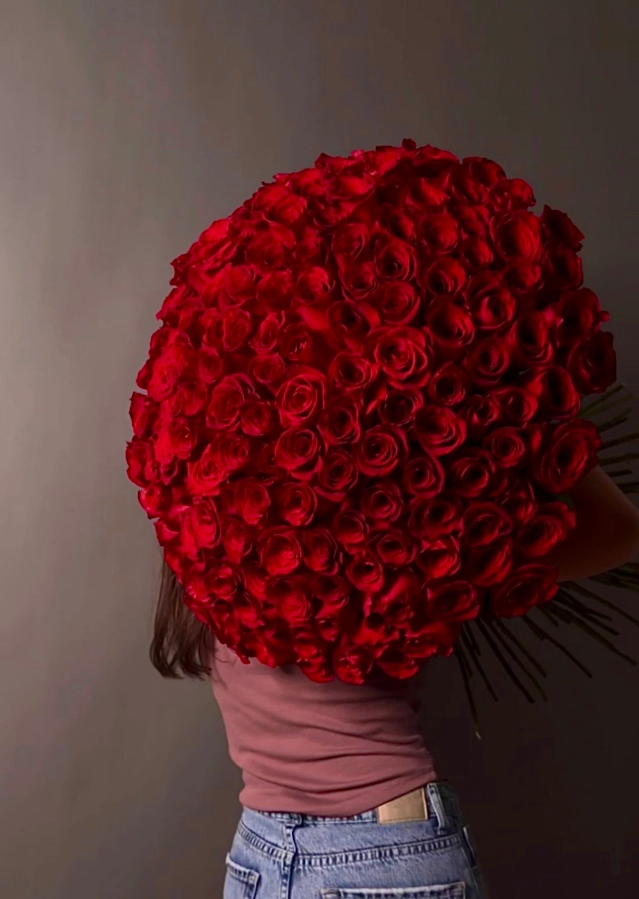 Passionate Affair - 200 beautiful red premium roses