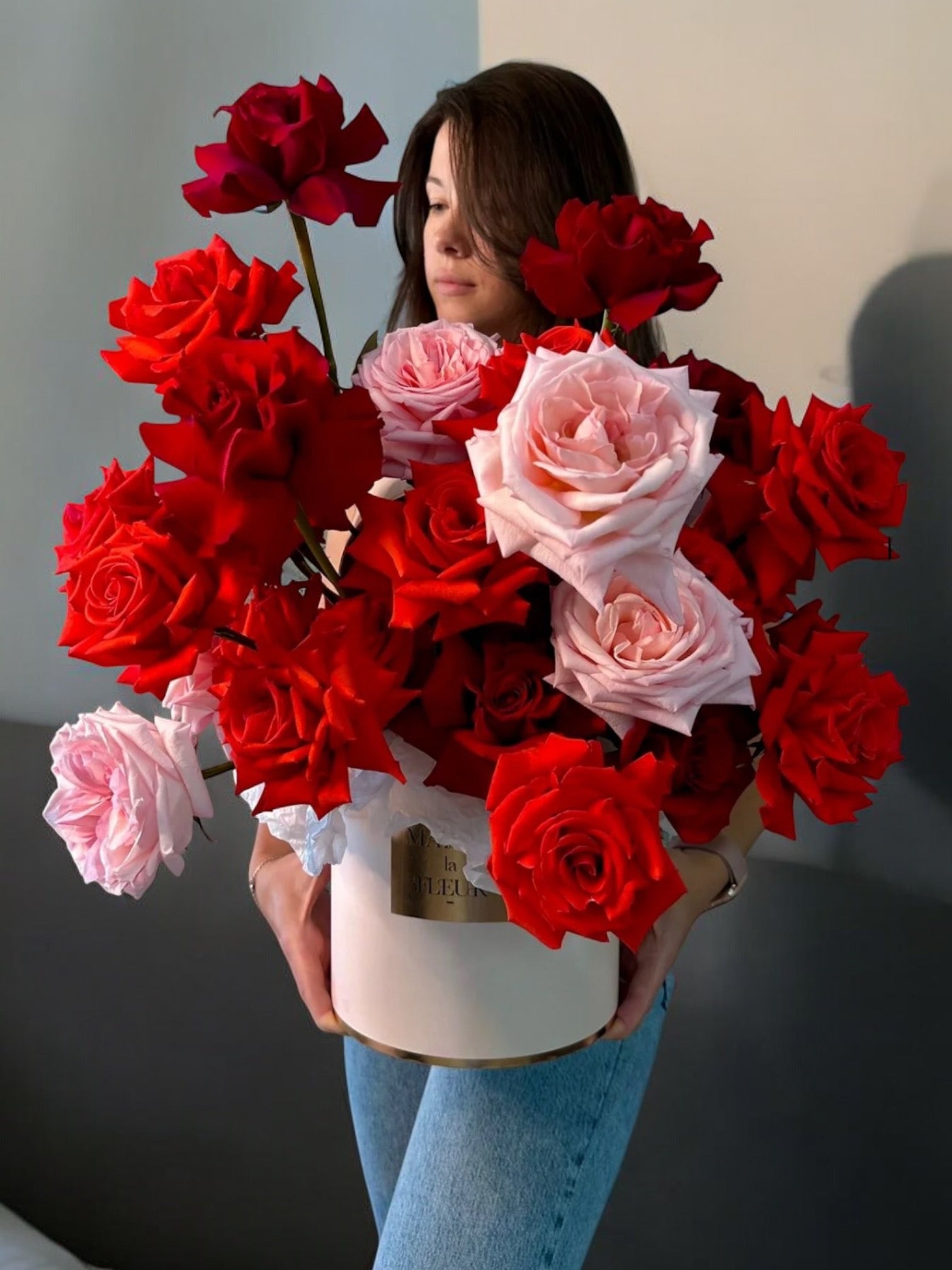 A touch of Pink - Premium long stem roses with garden roses - Maison la ...