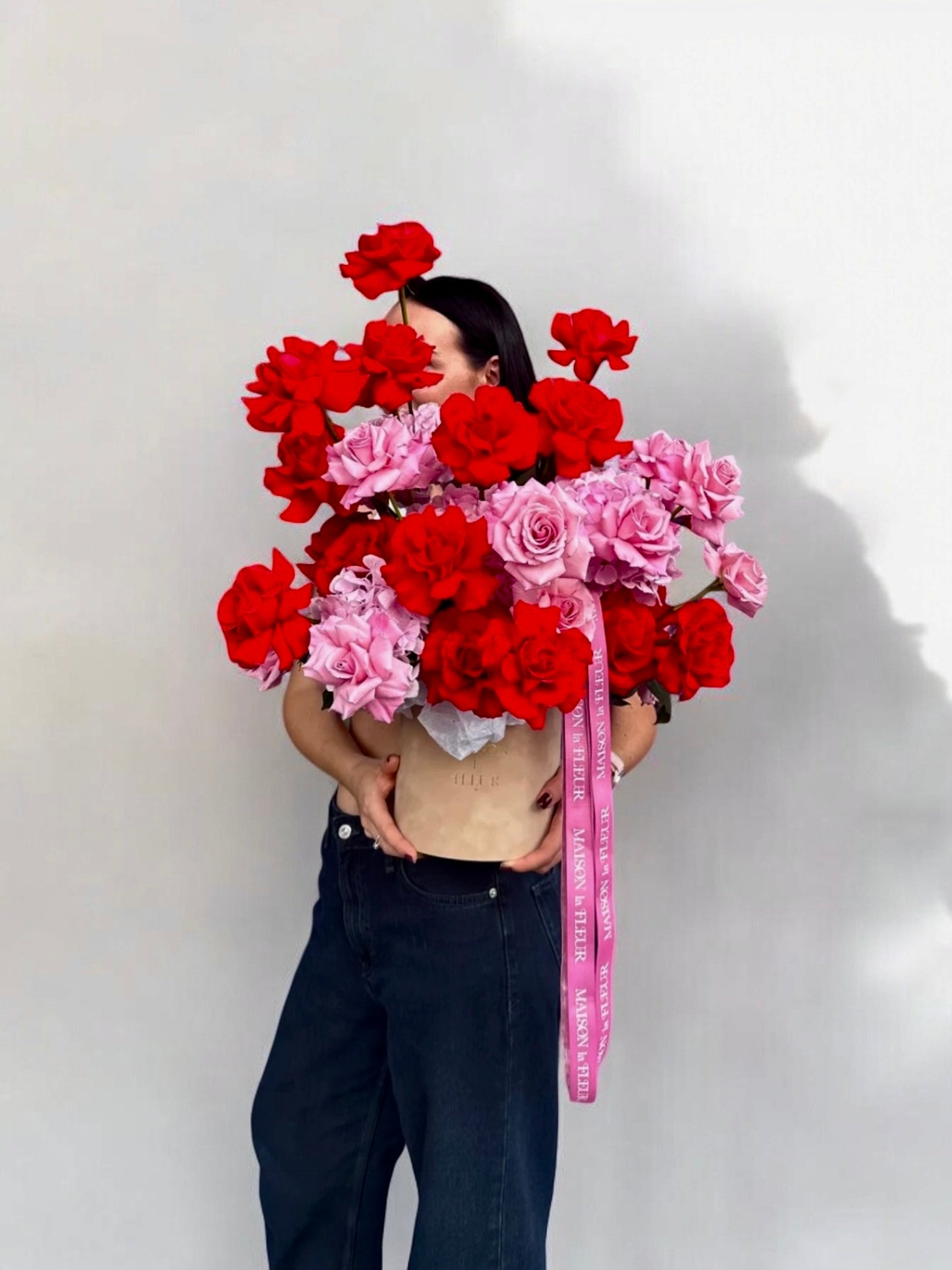 A touch of Pink - Premium long stem roses with garden roses - Maison la ...