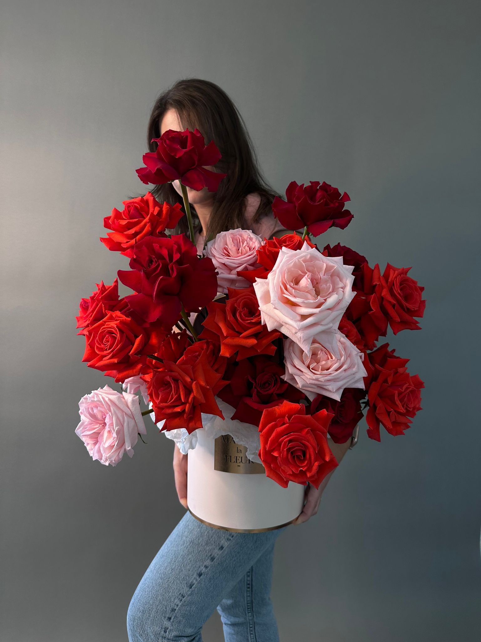 A touch of Pink - Premium long stem roses with garden roses - Maison la ...