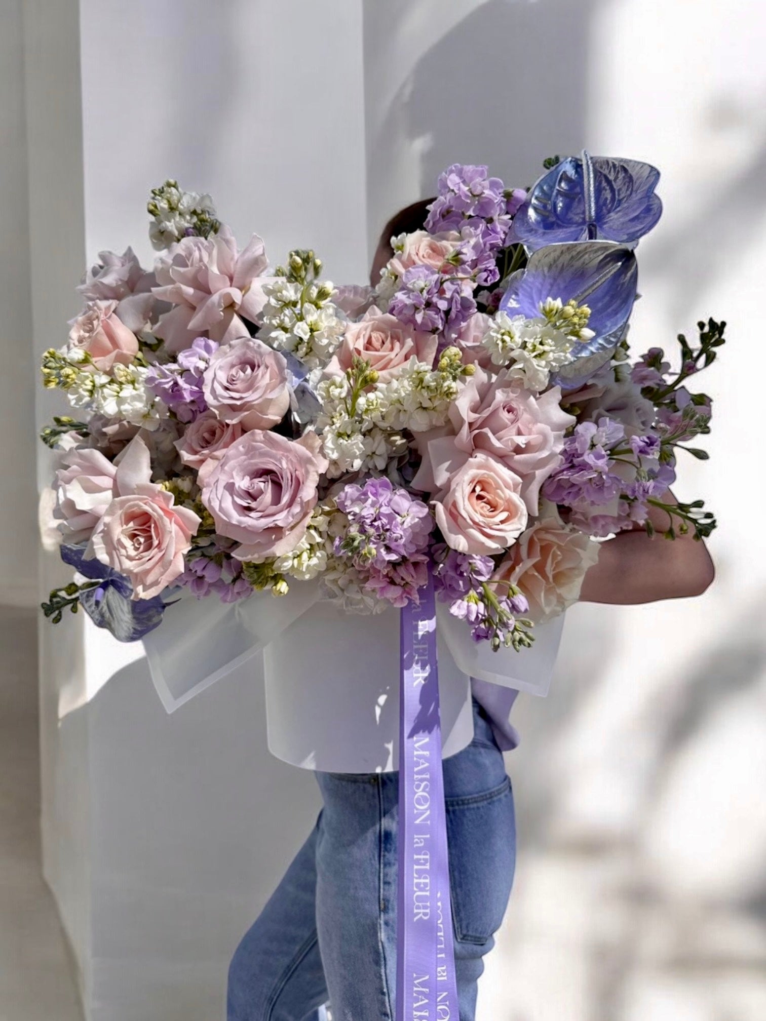 Do you Lilac ? Long stem roses, hydrangeas , anthurium color enhanced and stock - Maison la Fleur