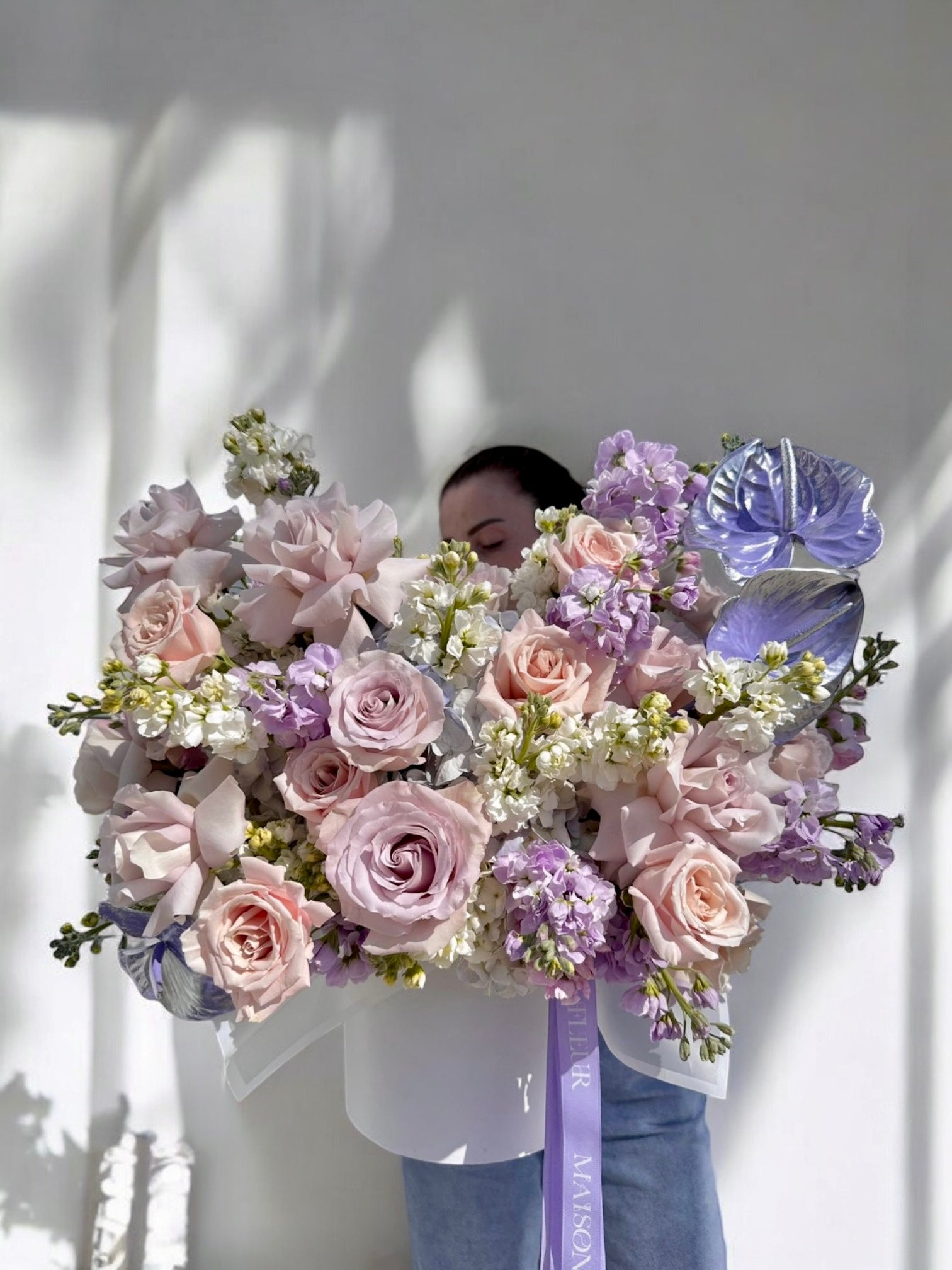 Do you Lilac ? Long stem roses, hydrangeas , anthurium color enhanced and stock - Maison la Fleur