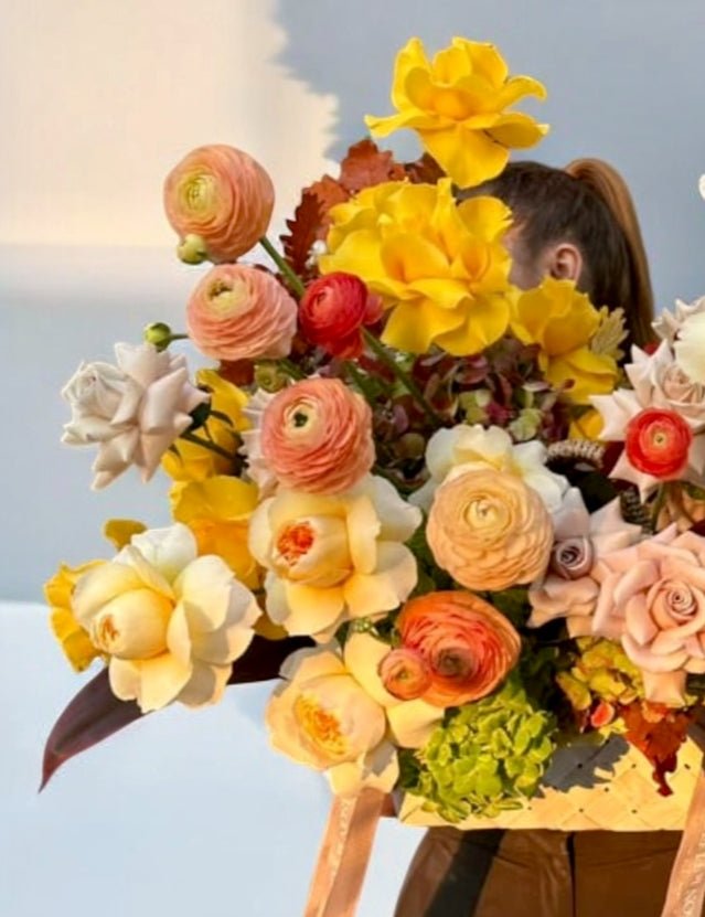 Dreams of Spring - Flower arrangement in Bottega style basket - Maison la Fleur