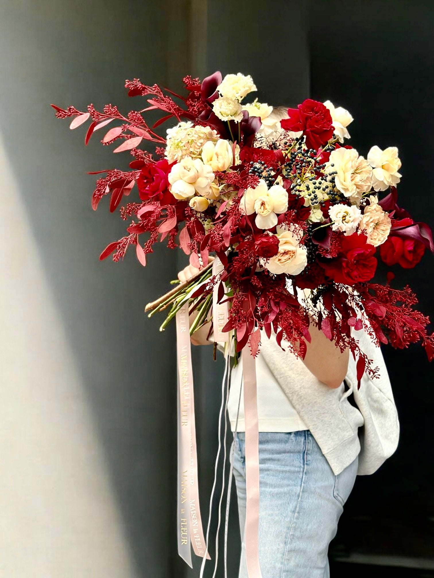 Indian Summer - Bouquet with garden roses, viburnum, premium long stem roses. - Maison la Fleur