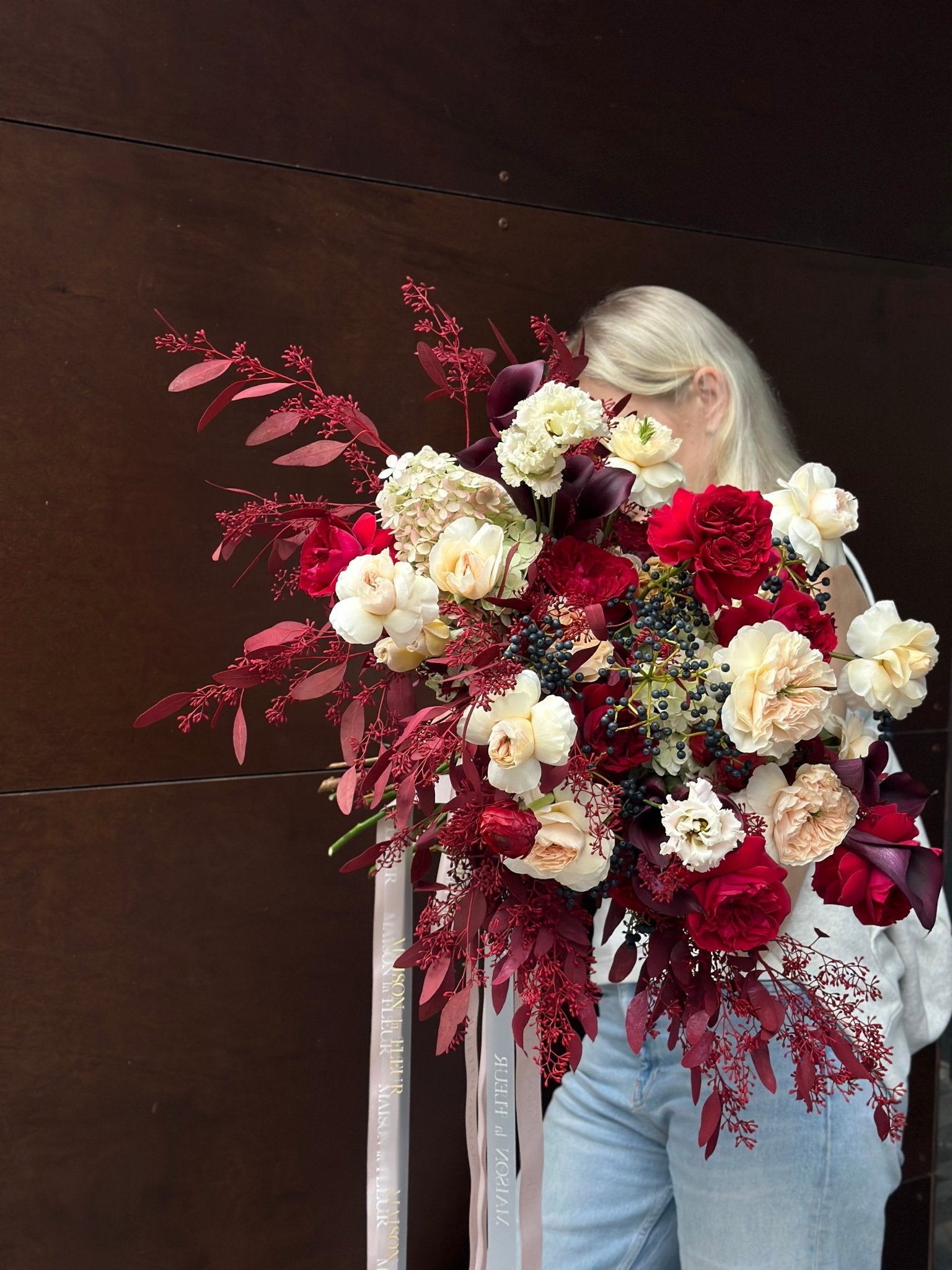 Indian Summer - Bouquet with garden roses, viburnum, premium long stem roses. - Maison la Fleur