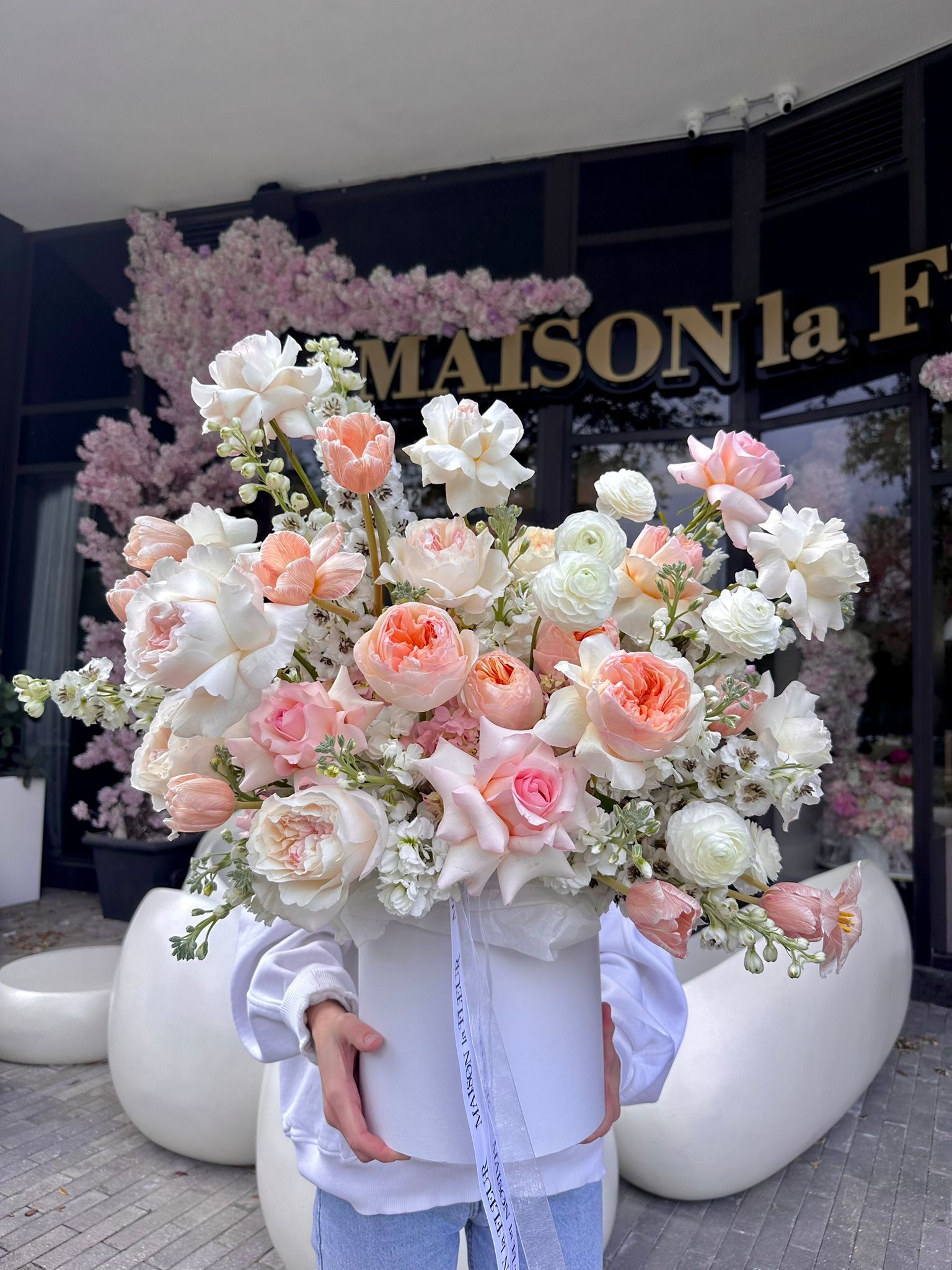 Intricate kiss - Beautiful David Austen garden roses, Dutch delphinium, stock, Dutch tulips , ranunculus - Maison la Fleur