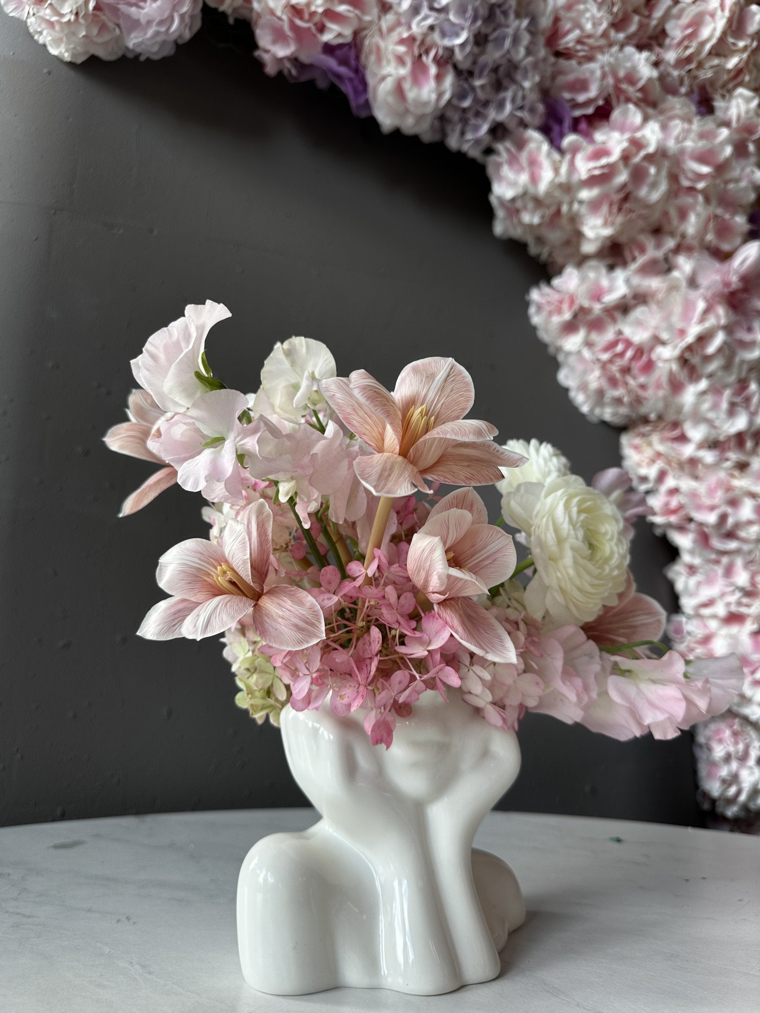 Lady in Blossom - Flower arrangement in a vase - Maison la Fleur