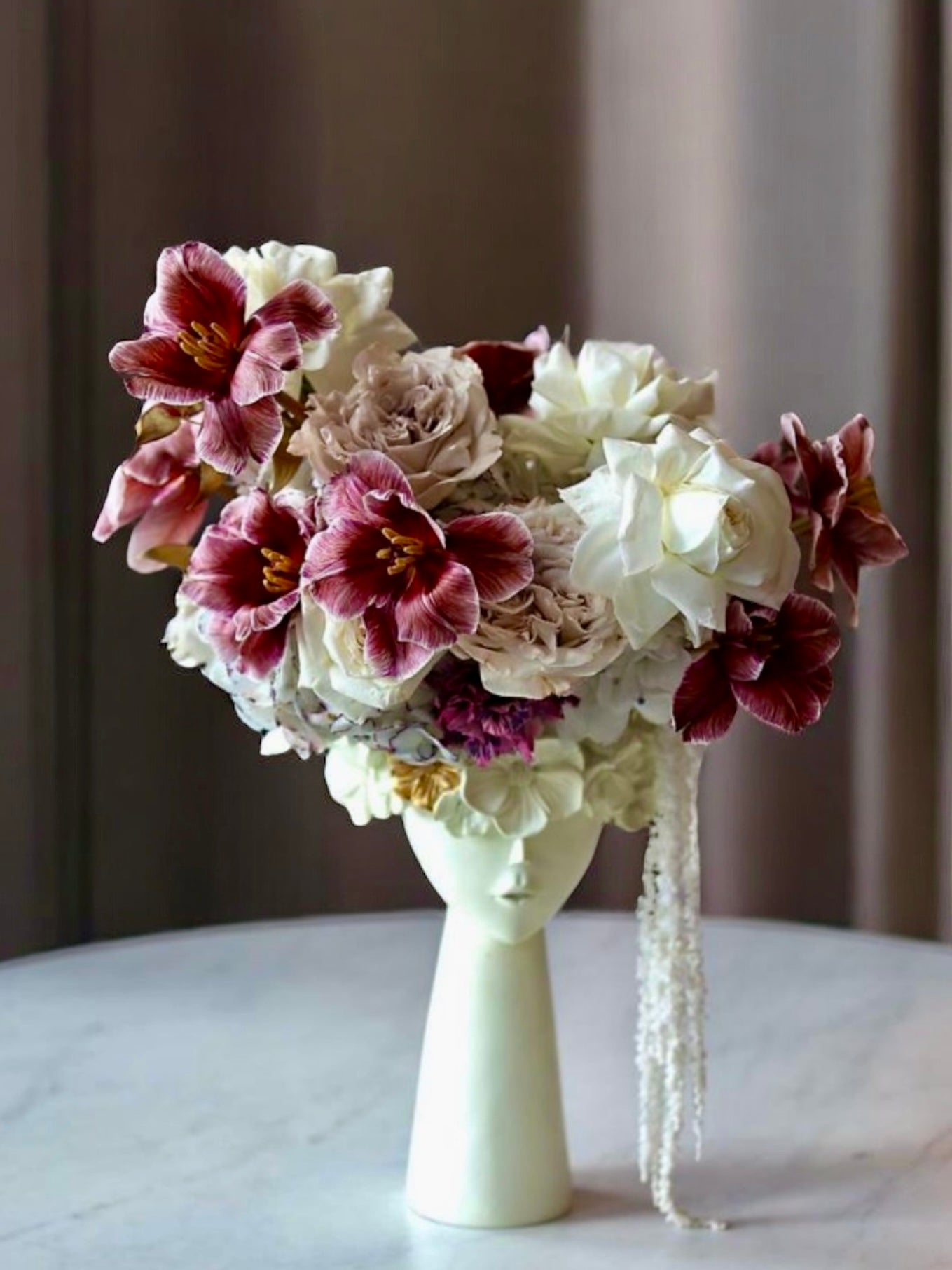 Lady Love - Maison La Fleur Vase withy a beautiful arrangement of dutch tulips, garden roses, hydrangeas - Maison la Fleur