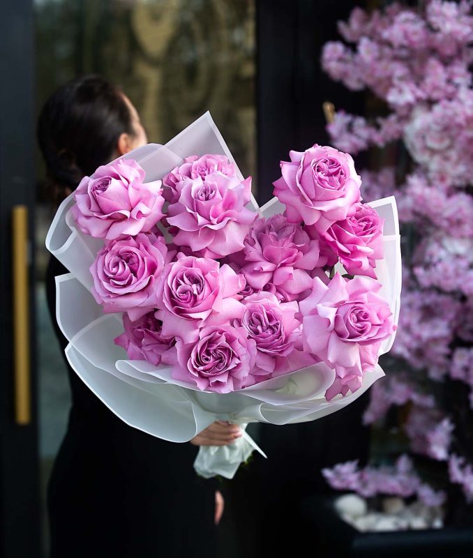 Lady Moon Roses Lady Moon - 2 dozen premium garden roses - Maison la Fleur