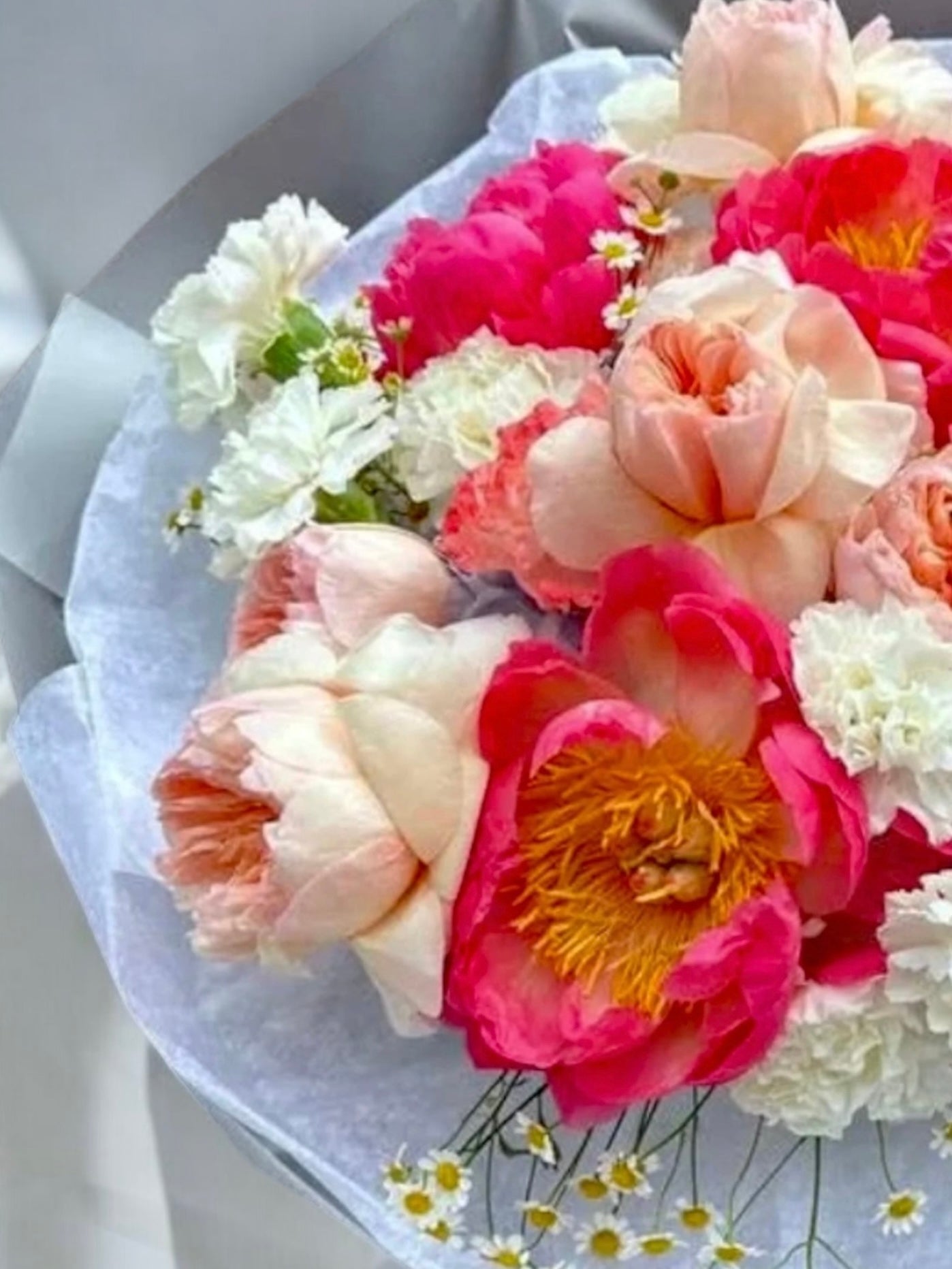 Live.Love.Coral - Garden David Austen roses, coral peonies, hydrangea, stock and dianthus - Maison la Fleur