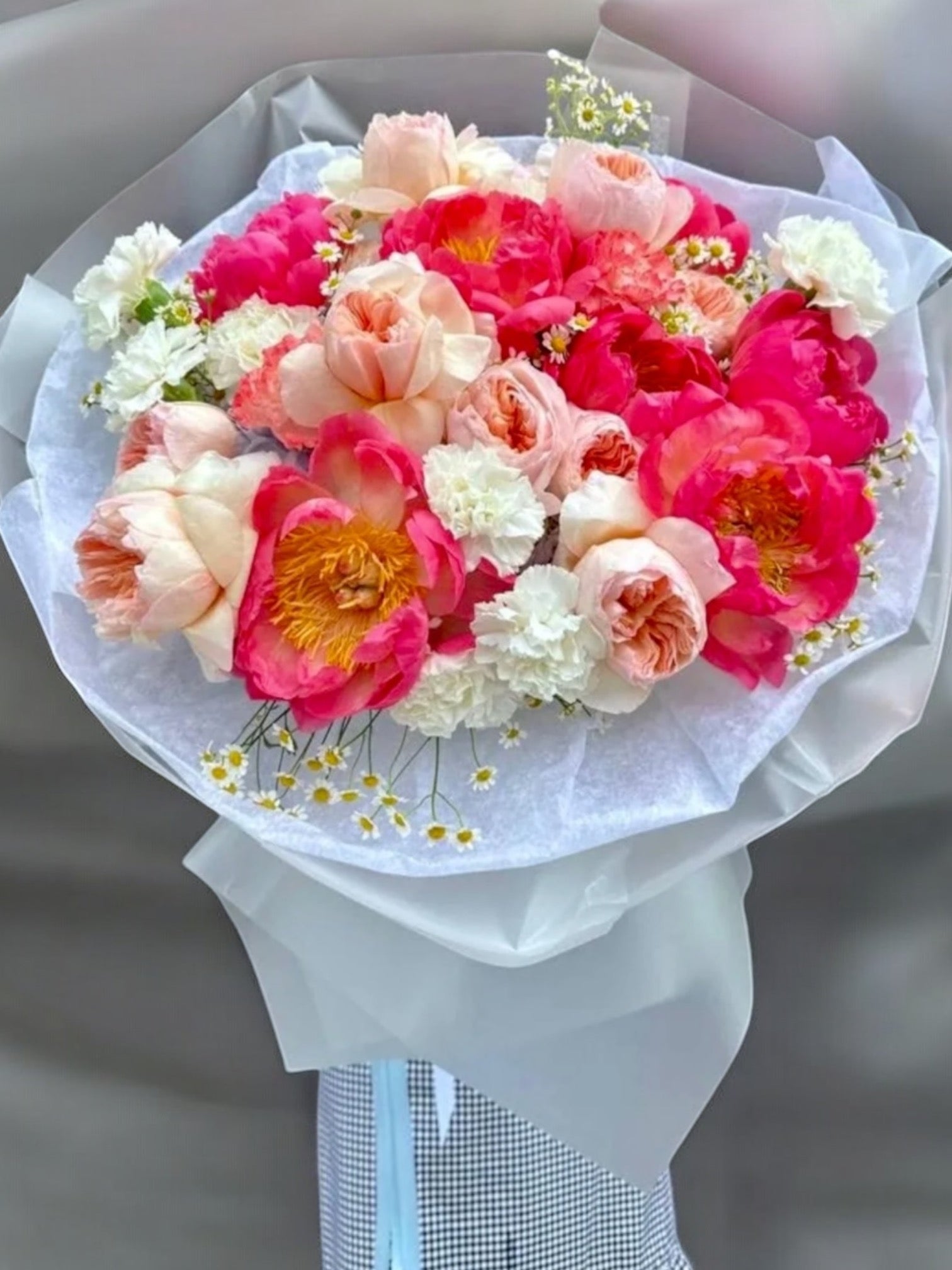 Live.Love.Coral - Garden David Austen roses, coral peonies, hydrangea, stock and dianthus - Maison la Fleur