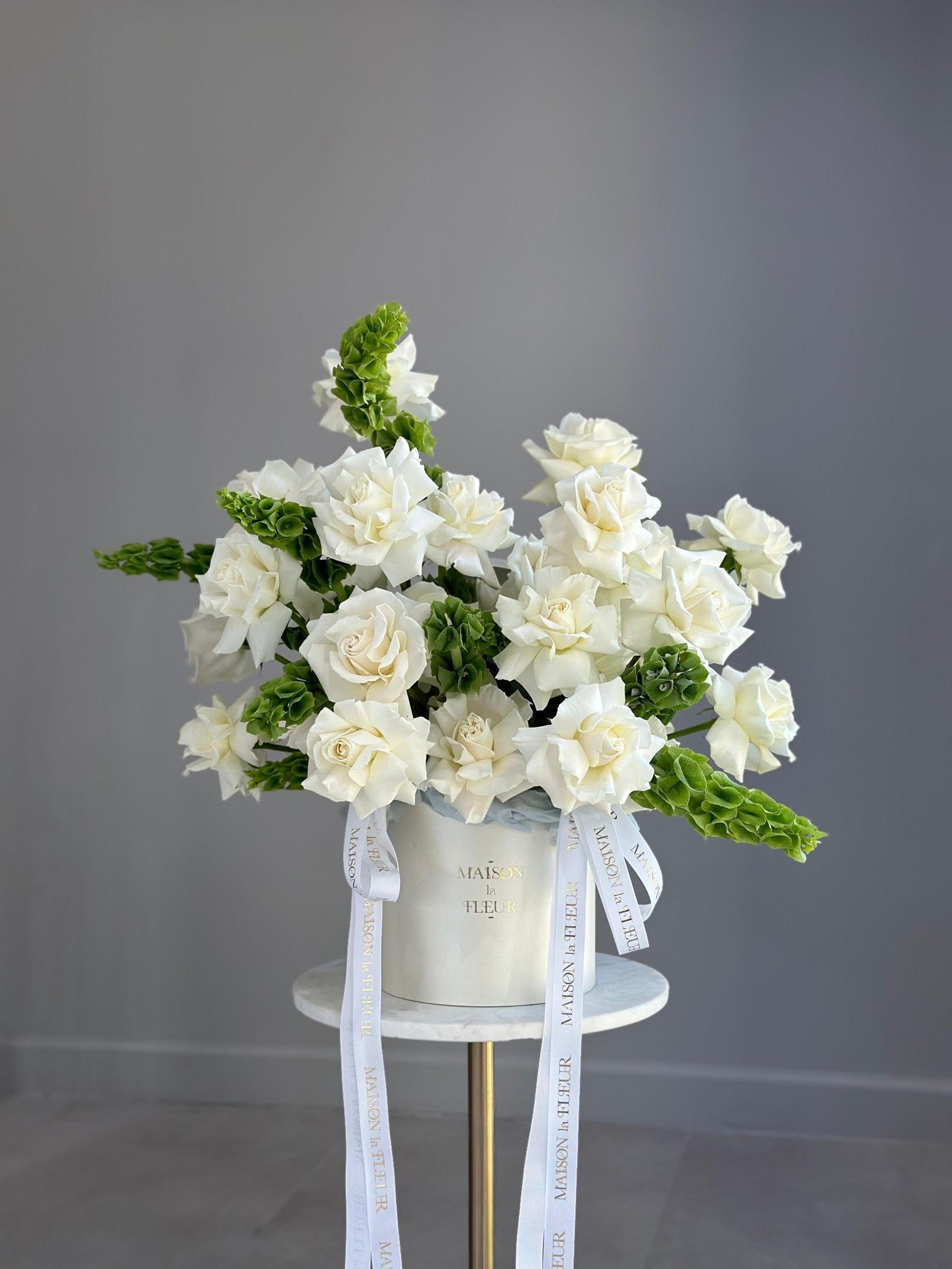 Pink Attraction - Premium 25 long stem roses hand opened with eucalyptus - Maison la Fleur