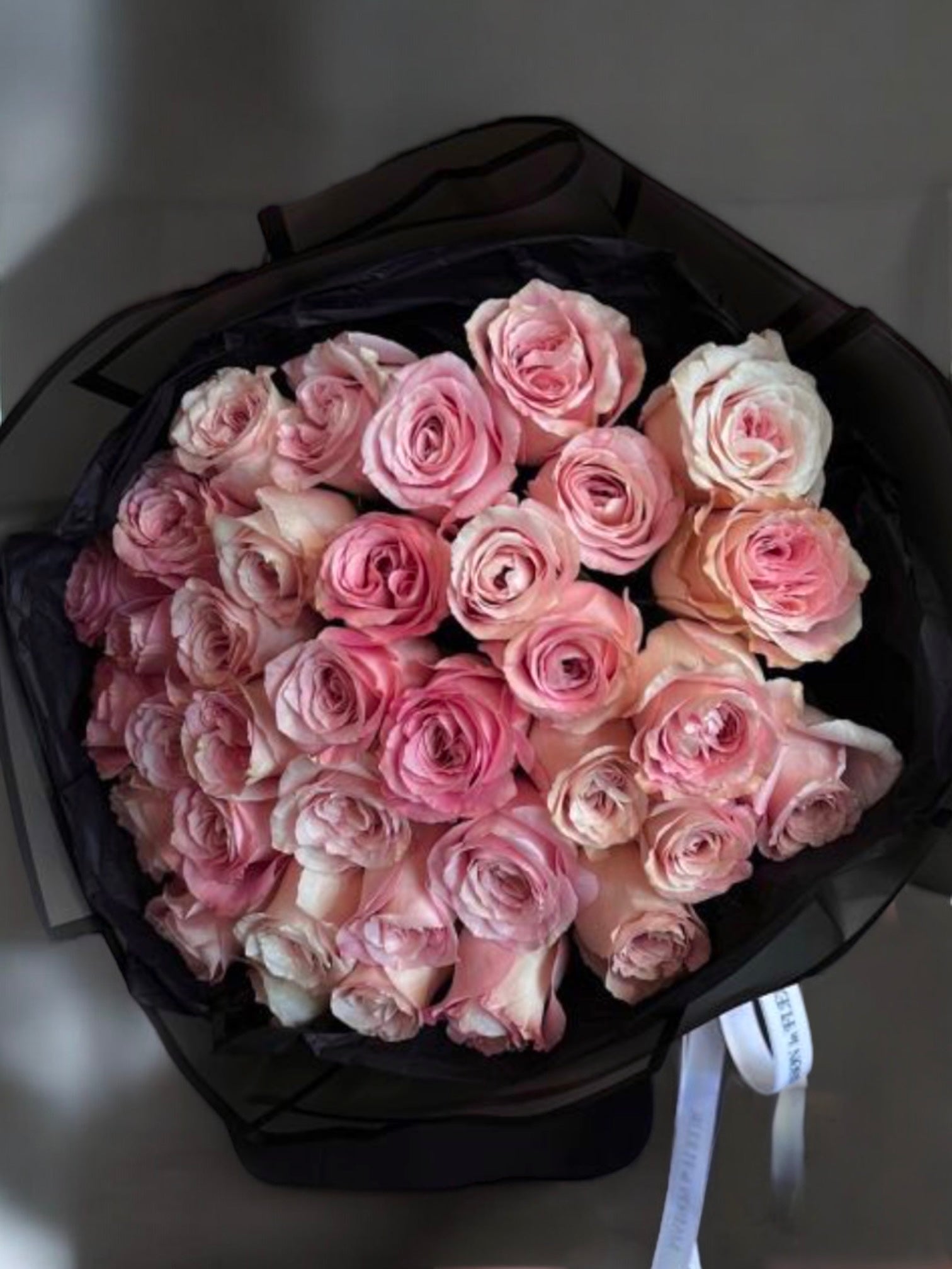 Pink Camo - Premium long stem pink roses - Maison la Fleur