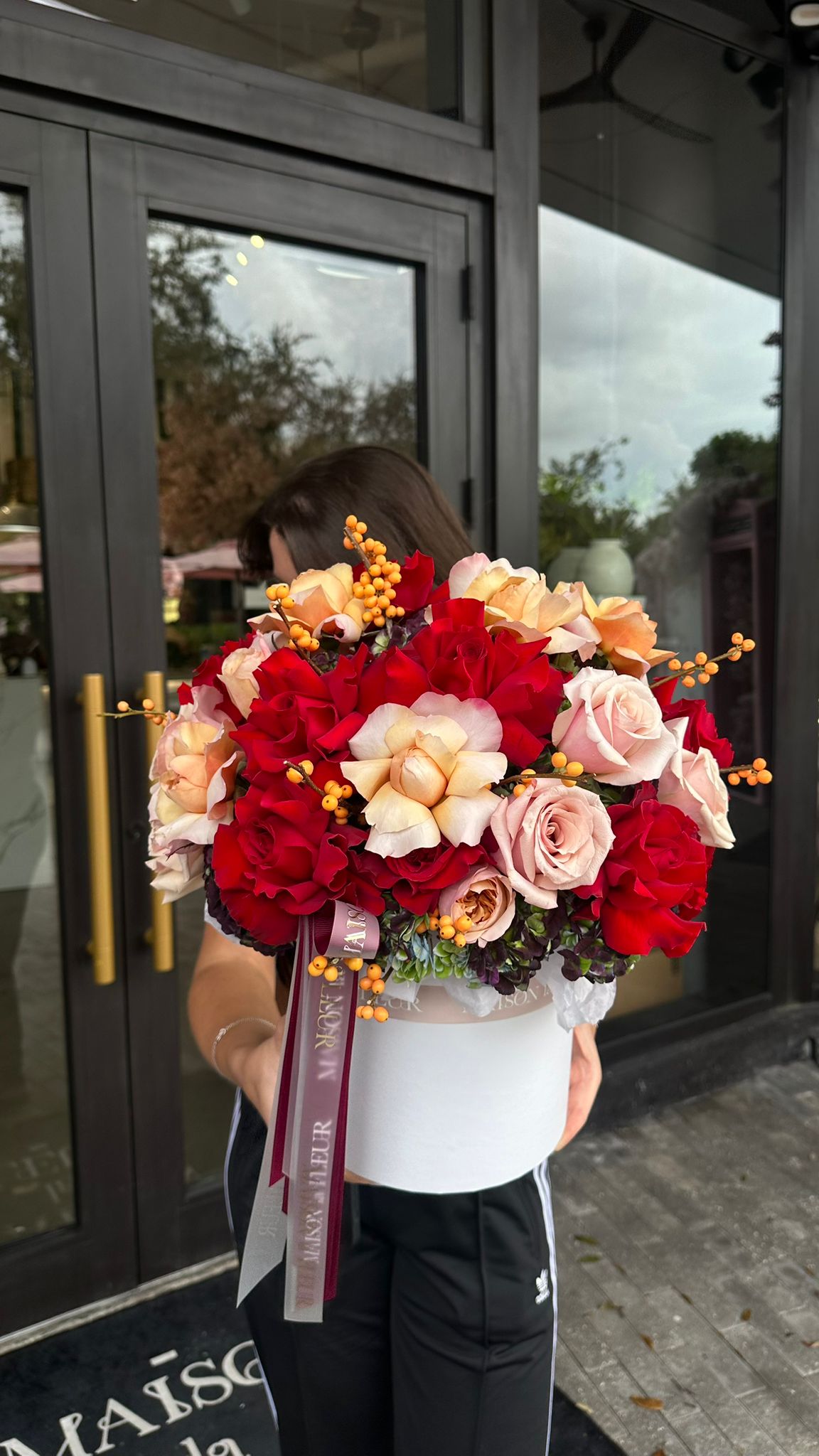 Ruby Star - Dutch hydrangea, European Lisianthus, David Austen garden roses, seeded viburnum - Maison la Fleur