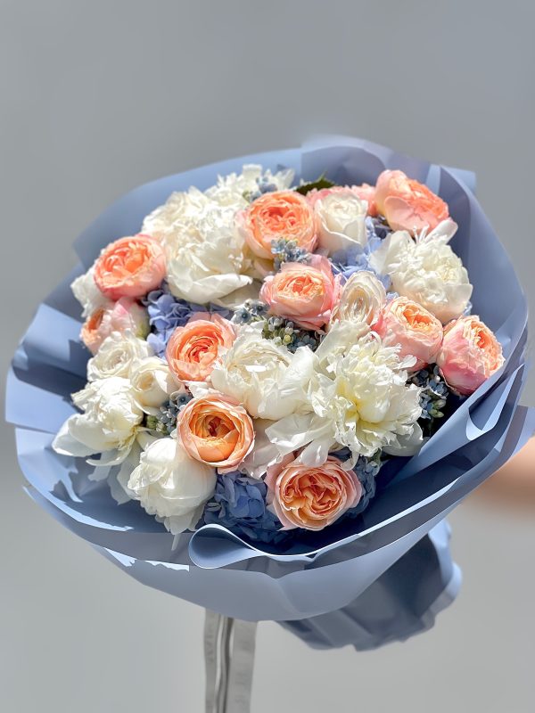 Tendresse Du Ciel - premium garden roses, peonies, hydrangea, ranunculus, and tweedia flower - Maison la Fleur