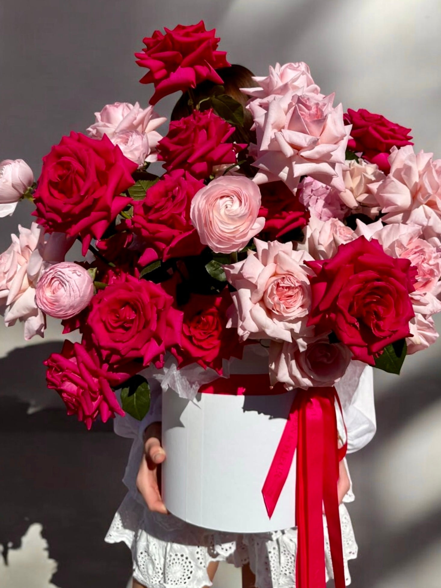 To the Moon and Back - Premium long stem roses, garden roses and Ranunculus - Maison la Fleur