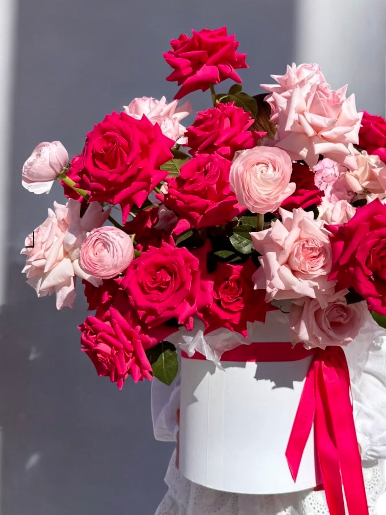 To the Moon and Back - Premium long stem roses, garden roses and Ranunculus - Maison la Fleur