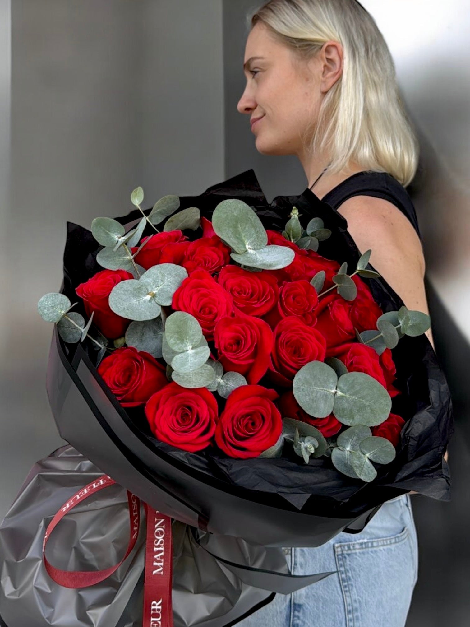 Two dozen premium red roses bouquet - Maison la Fleur