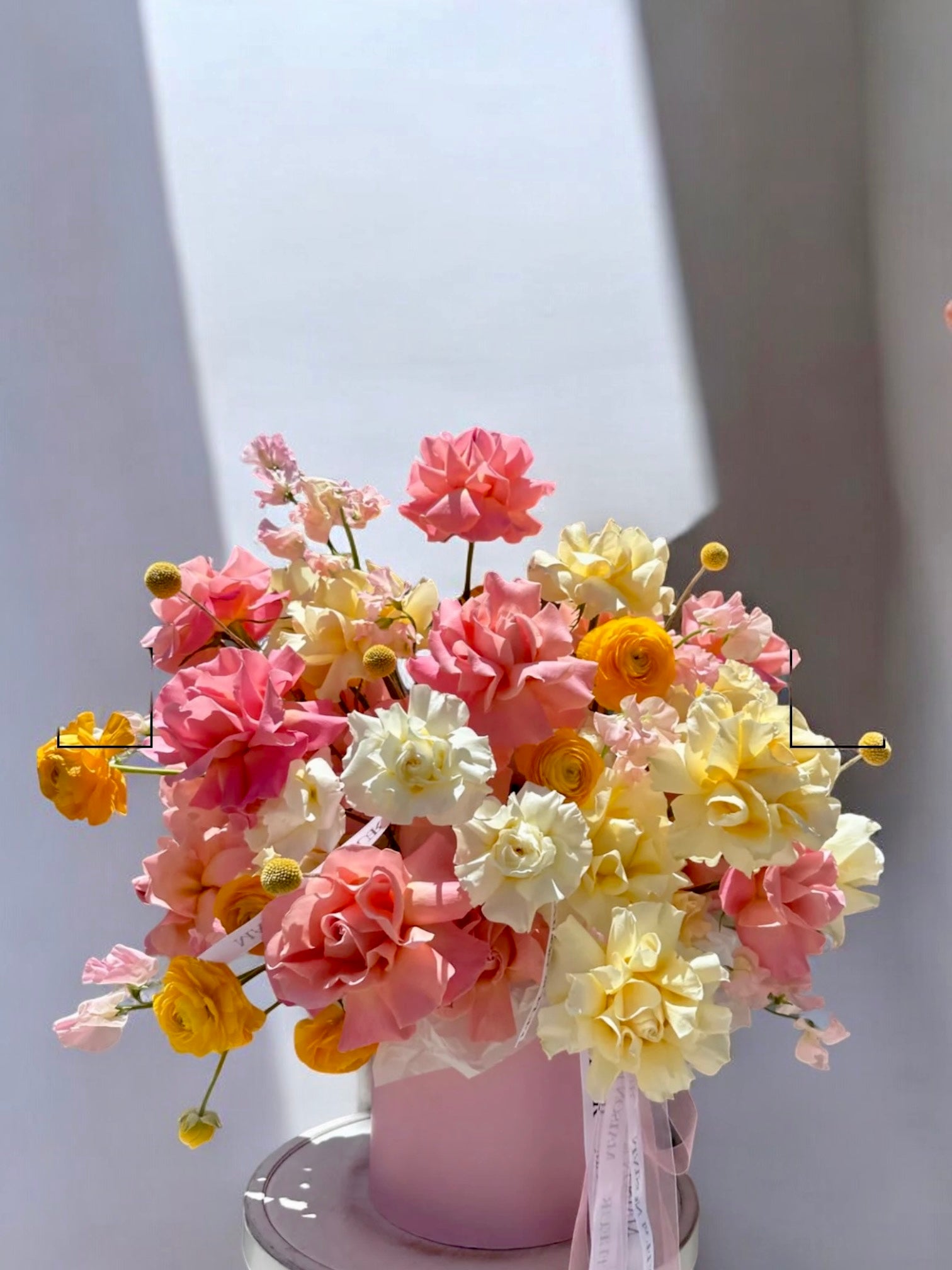 Wanna be your Sunshine - Beautiful long stem roses, fragrant David Austin garden roses, European ranunculus, sweet pea and hydrangea - Maison la Fleur