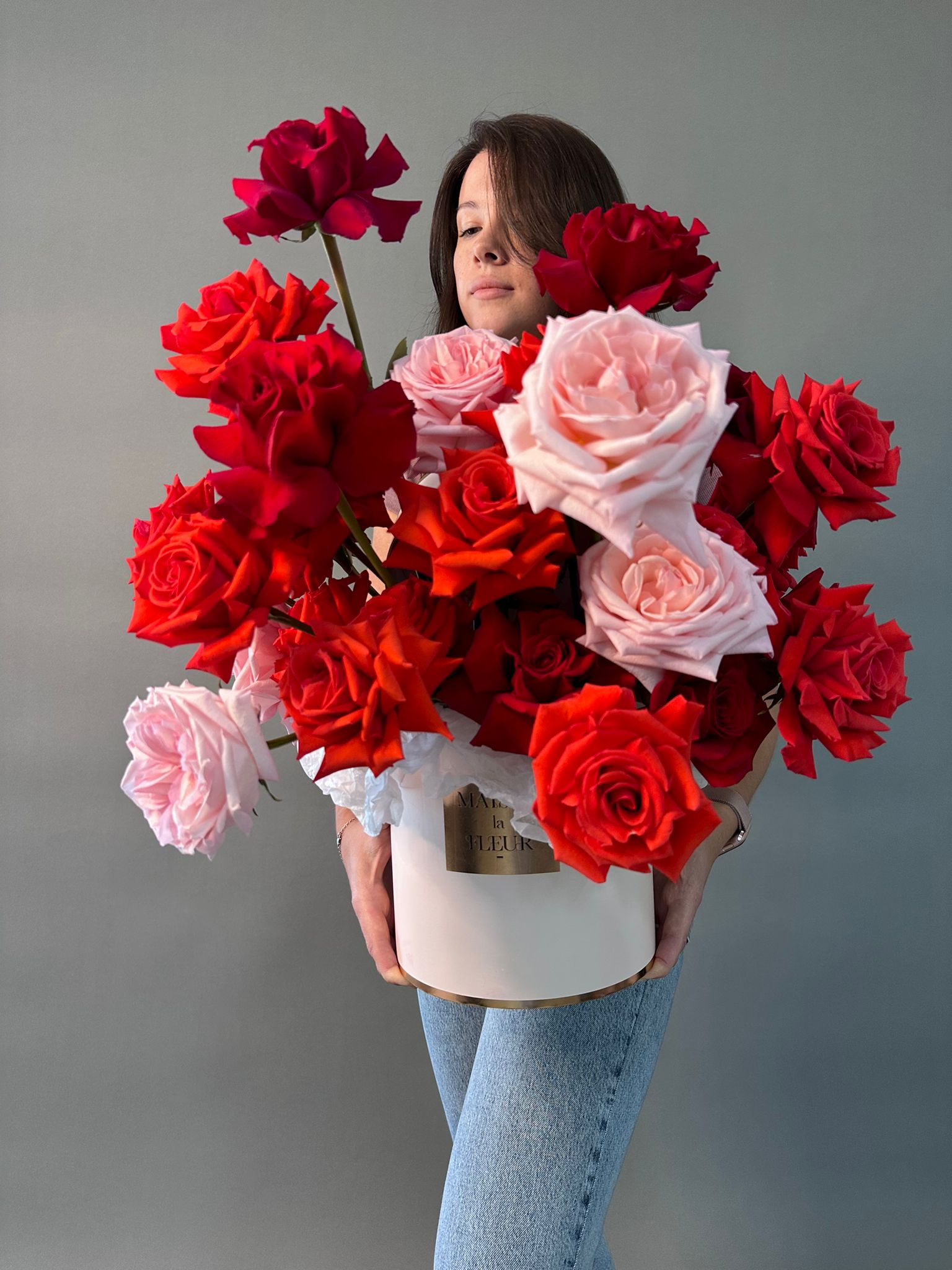 Fresh Red Roses, A touch of Pink - Premium long stem roses with garden roses - Maison la Fleur