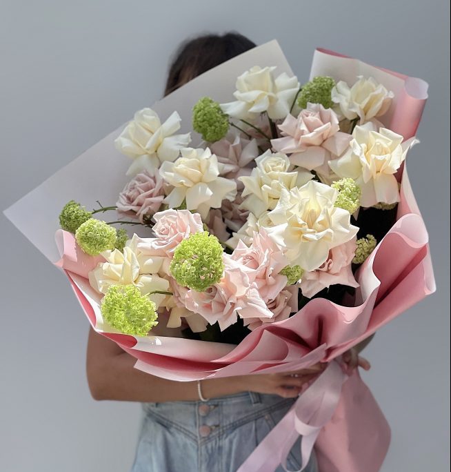 Alluring Tenderness - premium 2 dozenDozen Long Stem Roses ,  long stem roses with viburnum - Maison la Fleur