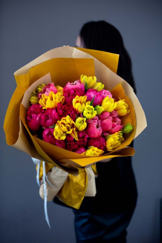 Dutch Double Tulips, Bright Touch - dutch double tulips and peonies - Maison la Fleur