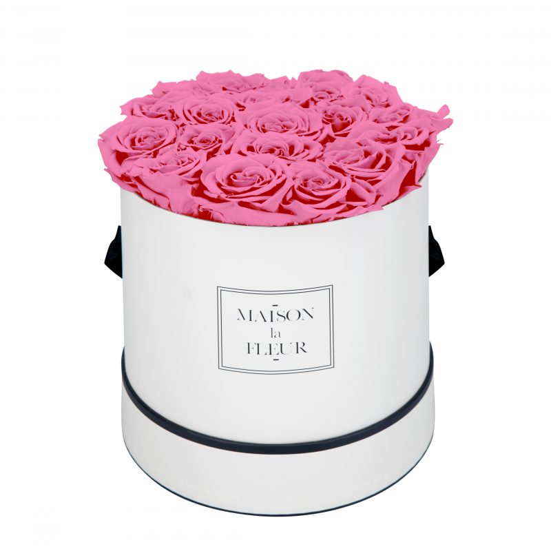 Flawless classics round box with a premium preserved roses - Maison la Fleur