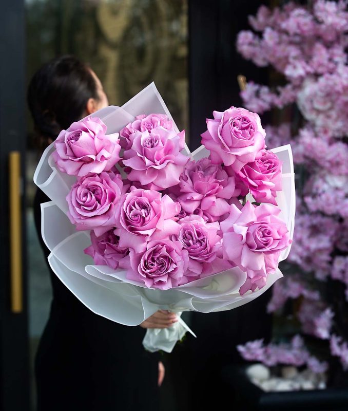 Light Pink Wedding Flowers, Lady Moon - 2 dozen premium garden roses