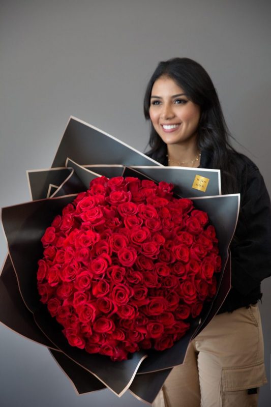 Romantic Red Roses Bouquet, Love Affair - 100 beautiful premium red roses