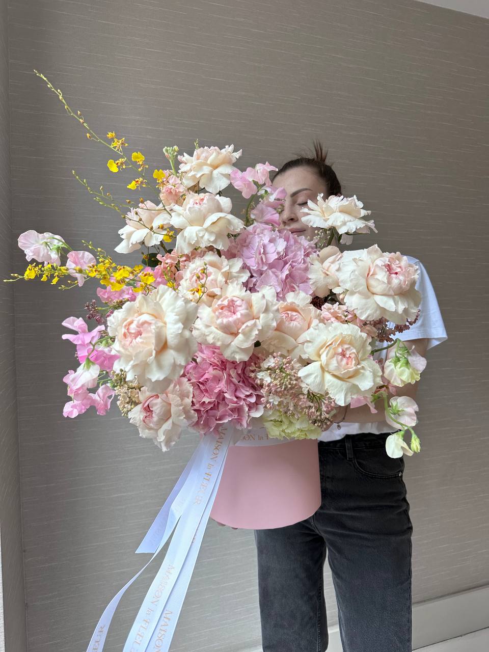 Hand Bouquet Wedding, Oriental tale - garden roses, hydrangea, Oncidium, long stem premium roses