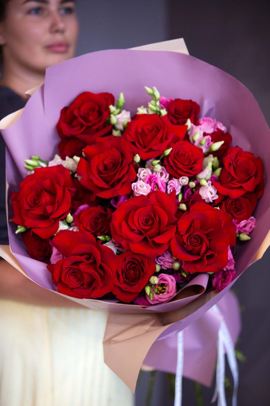 Red Long Stem Roses Bouquet, Red - 2 dozen red long stem roses with lisianthus